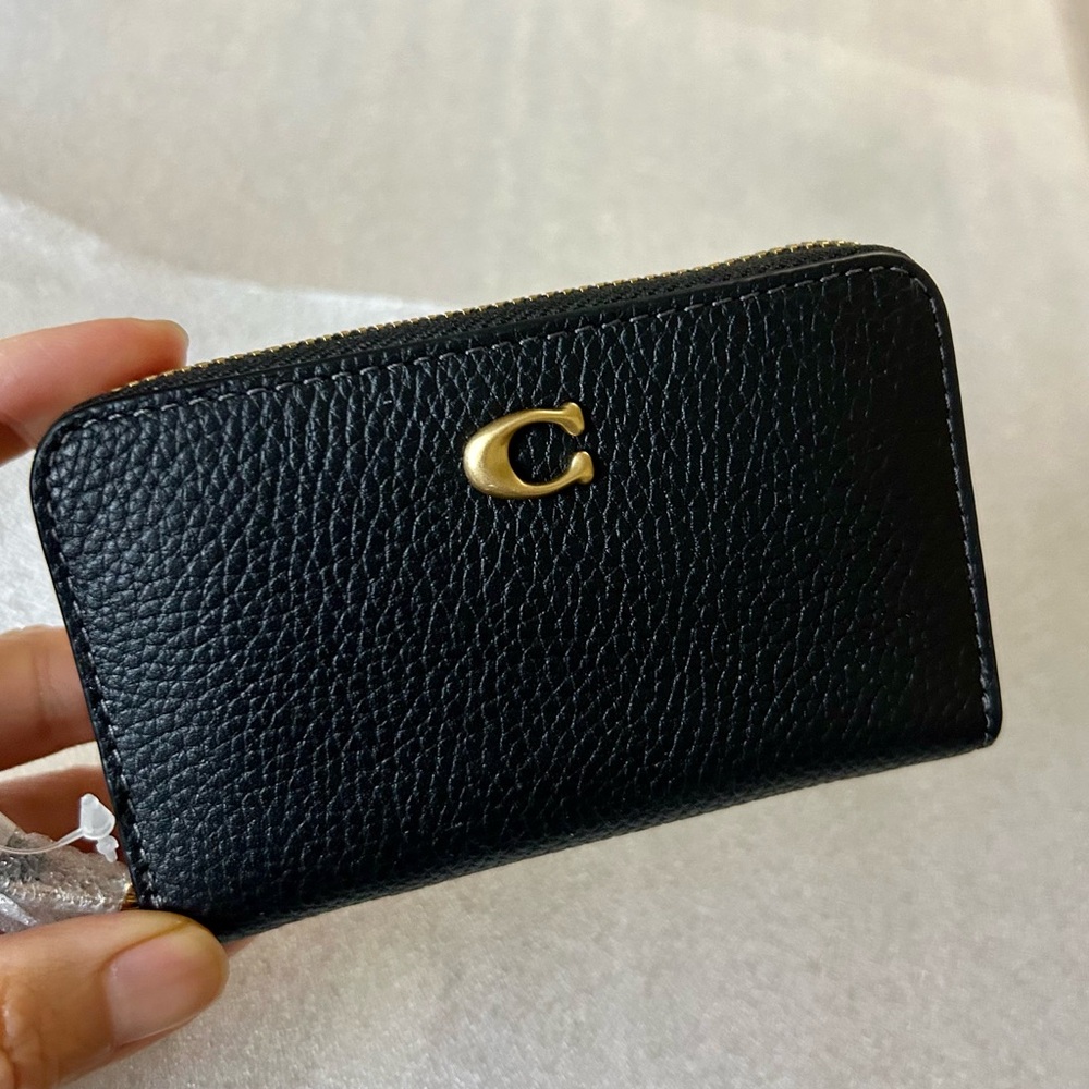 Coach Essential Small Zip Around Card Case